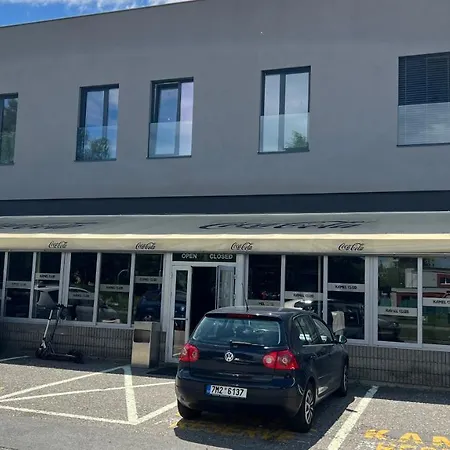 Kamel Club Restaurace A Olomouc